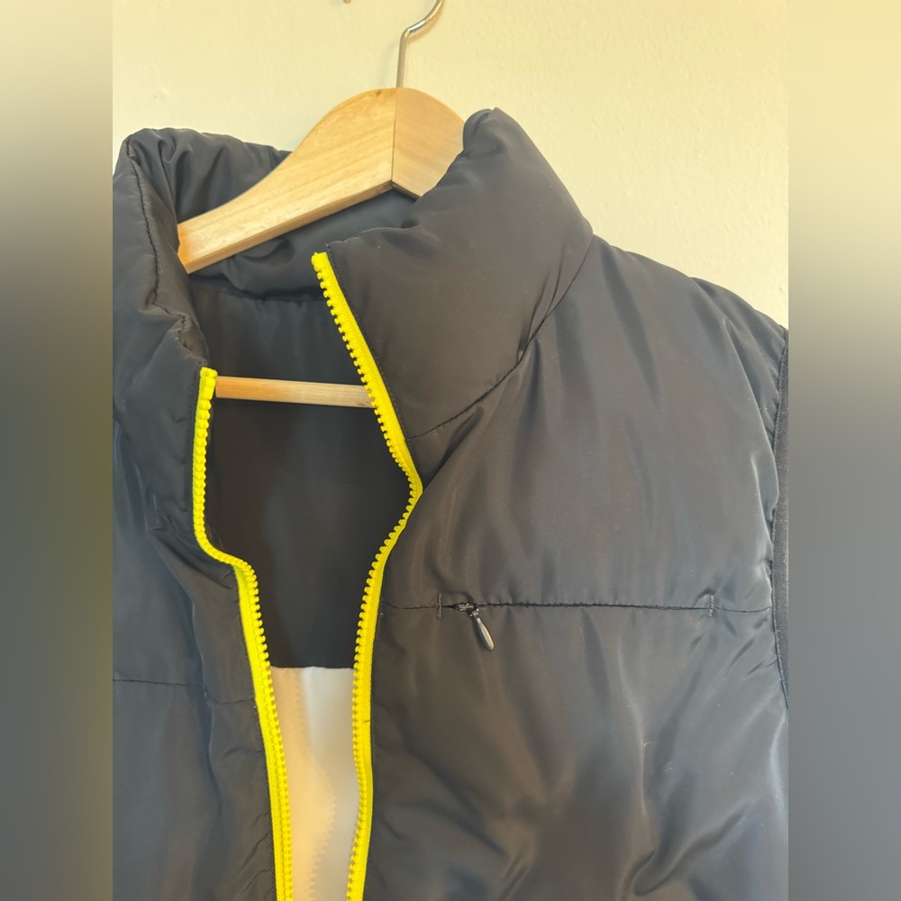 Fabletics Reversible Vest - Picture 3 of 6